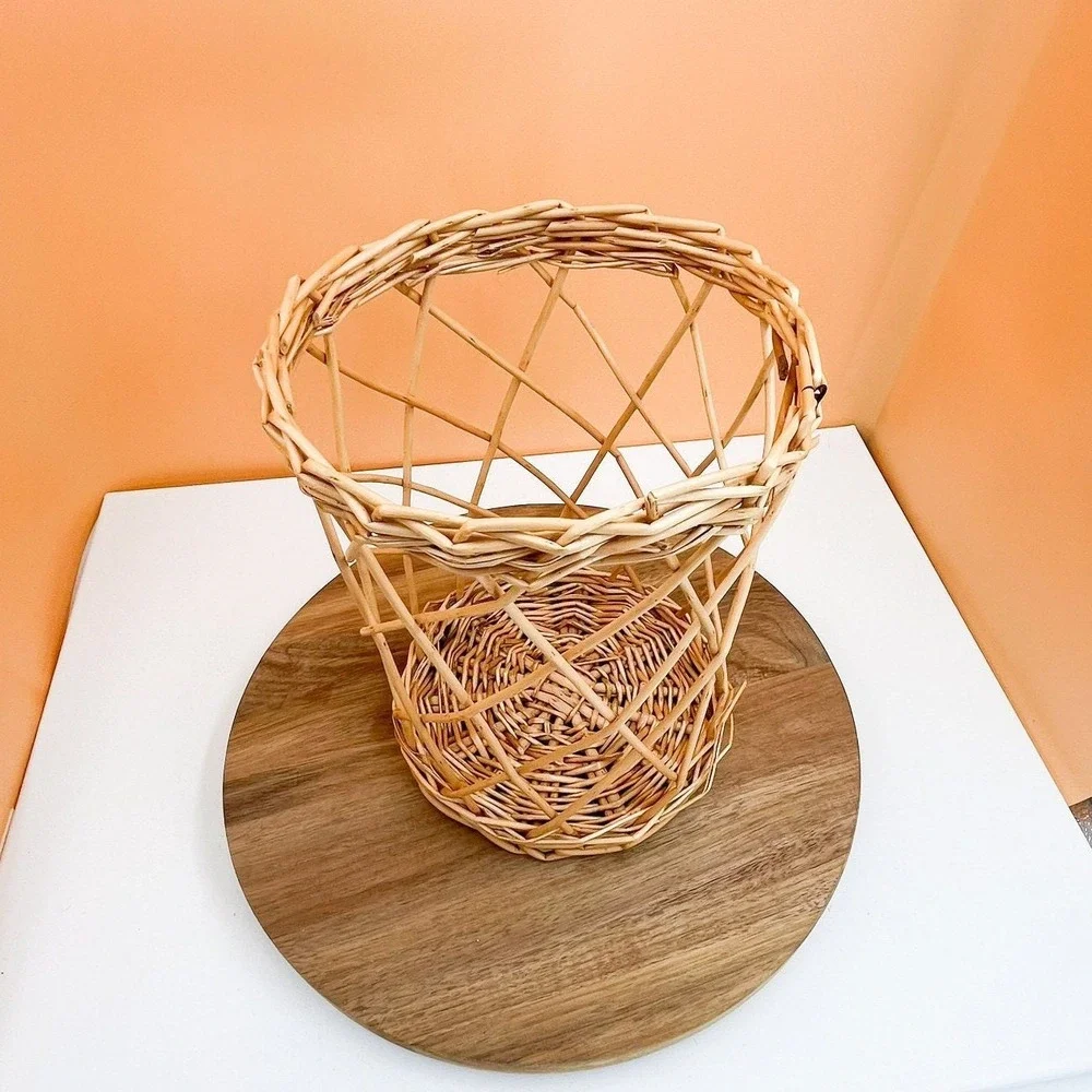 Vintage Wicker Hurricane Vase: Rustic Shelf Decor‎